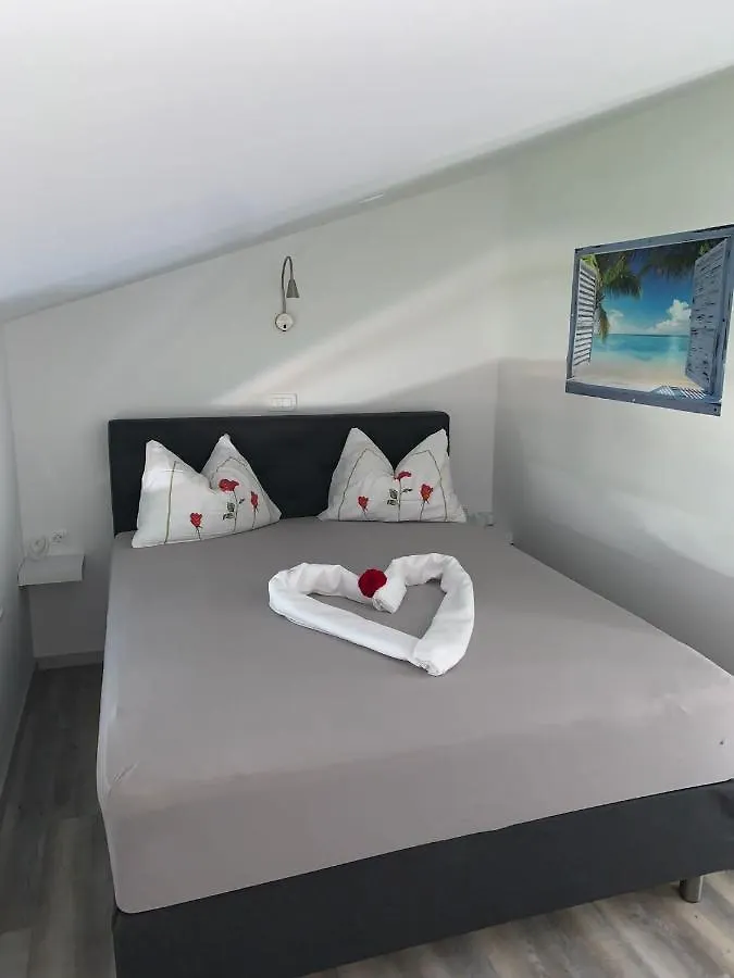 Apartment Appartement Vila Fajen Sukosan Croatia